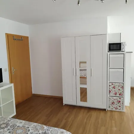 Gaestezimmer Mit Eigenem Eingang Apartament